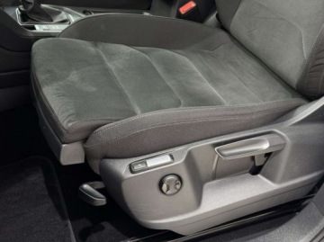 Volkswagen Tiguan Allspace SUV Facelifting 2.0 TDI SCR 150KM 2022 Volkswagen Tiguan Allspace Allspace Elegance 4Motion Hak Kamera cofania, zdjęcie 9