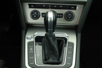 Volkswagen Passat B8 Limousine 2.0 TDI BlueMotion Technology 150KM 2016 VW Passat 2.0 TDI, Salon Polska, Serwis ASO, zdjęcie 12