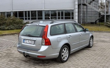 Volvo V50 2.0 TD 136KM 2008 Volvo V50 2,0D Automat Skory Bezwypadkowy 2.0 Diesel 136KM, zdjęcie 3