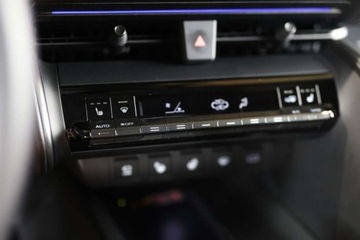 Toyota C-HR II SUV 2.0 Hybrid Dynamic Force 197KM 2024 Toyota C-HR 2.0 Hybrid Dynamic Force GR Sport 2.0 Hybryda 197KM, zdjęcie 18