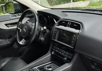 Jaguar F-Pace 2017 Jaguar F-Pace R Sport, Lampy LED, 2.0 D AWD 4x4, Bezwypadkowy Nowy Rozrzad, zdjęcie 16