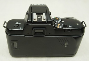 Фотоаппарат NIKON F-401x с крышкой