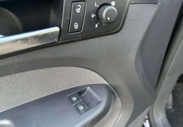 Volkswagen Caddy III Kombi Facelifting 2.0 EcoFuel 109KM 2014 Volkswagen Caddy 2.0 MPI 109 KM MAXI 7 osobowy 2.0 Benzyna 109KM, zdjęcie 20