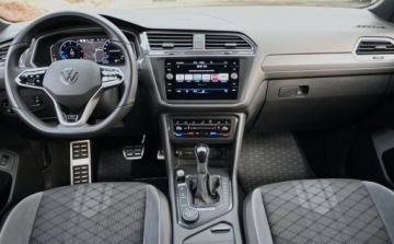Volkswagen Tiguan II SUV Facelifting 2.0 TDI 200KM 2022 Volkswagen Tiguan 2,0 TDI 200 KM 4x4 R-LINE HEDA UP MATRIX Kamera 360 Nawi, zdjęcie 18