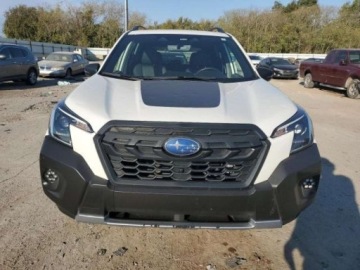 Subaru 2022 Subaru Forester 2022, 2.5L, 4x4, WILDERNESS, po gradobiciu 2.5 Benzyna, zdjęcie 1