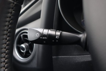 Toyota Auris II Hatchback 5d Facelifting 1.8 Hybrid 136KM 2015 Toyota Auris Hybrid, Salon Polska, Serwis ASO, zdjęcie 19