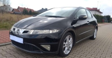 Honda Civic VIII Hatchback 3d 1.8 i-VTEC 140KM 2010 Honda Civic Honda Civic VIII 1.8 i 140KM 95tyskm przebiegu 1.8 Benzyna, zdjęcie 6