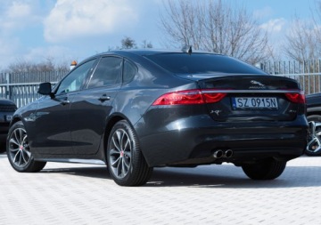 Jaguar XF II Sedan 2.0 i4D 180KM 2018 Jaguar XF R-Sport Ogrzew.Kierow. Navi Pro 10,2’" Fotele Elek.+Ogrz. Carplay, zdjęcie 29