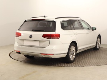 Volkswagen Passat B8 Variant 2.0 TDI BlueMotion SCR 190KM 2016 VW Passat 2.0 TDI, Serwis ASO, 187 KM, Navi, zdjęcie 4