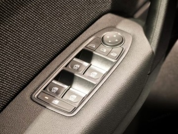 Renault Captur II 2025 Od ręki - Techno 1.3 TCe mHEV EDC 140KM / pakiet infotainment 10,4", zdjęcie 2