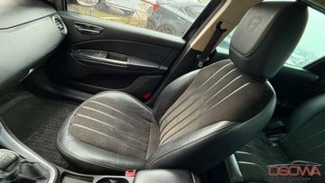 Lancia Delta III Hatchback 1.9 Twinturbo MultiJet 190KM 2011 Lancia Delta 1.9jtd 190KM max wersja asyst parkowania ledy xenon skora 1.r, zdjęcie 13