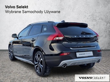 Volvo V40 II Hatchback Facelifting 2.0 D4 190KM 2017 Volvo V40 Salon PL Summum D4 190KM LED Skóra Nawi, zdjęcie 6