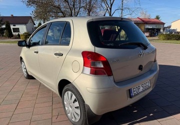 Toyota Yaris II Hatchback 5d 1.33 Dual VVT-i 101KM 2009 Toyota Yaris Toyota Yaris 1.33 Luna 1.3 Benzyna 100KM, zdjęcie 3