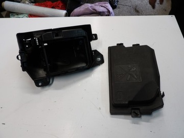 OBUDOWA BEZPIECZNIKÓW RENAULT CLIO 5 V CAPTUR