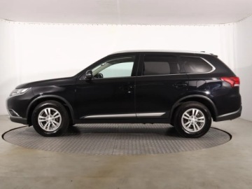 Mitsubishi Outlander III SUV Facelifting 2017 2.0 150KM 2017 Mitsubishi Outlander 2.0, Salon Polska, zdjęcie 2