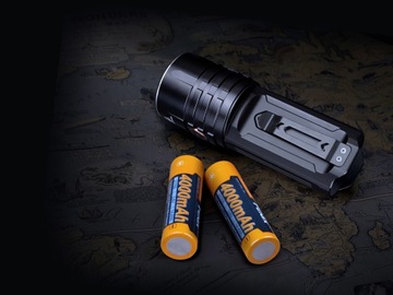 Fenix ​​LR35R рефлектор и фонарик-прожектор 10 000 лм