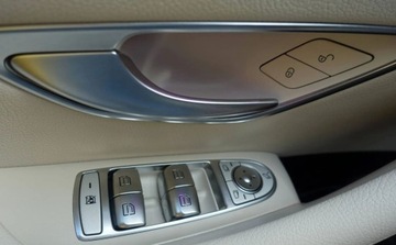 Mercedes Klasa E W213 Limuzyna 2.0 220d 194KM 2018 Mercedes-Benz Klasa E 220d 195KM 4Matic Salon PL 2 wlasciciel Bogate wypos, zdjęcie 32