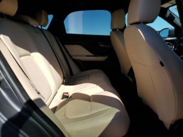 Jaguar F-Pace 2018 Jaguar F-Pace Premium 2018 2.0l 2.0 Benzyna 247KM, zdjęcie 11