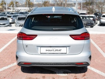 Kia Ceed III Kombi Facelifting 1.5 T-GDI 160KM 2023 Kia Cee'd WND7562C#1.5 T-GDI M DCT 2 stref klima, zdjęcie 8