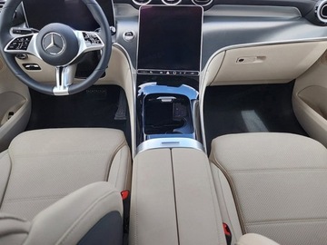 Mercedes GLC C254/X254 Coupe 2.0 220d 197KM 2025 GLC 220 d 4-Matic Avantgarde 2.0 (197KM) 2025, zdjęcie 7