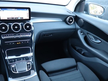 Mercedes GLC C253 SUV Facelifting 2.0 220d 194KM 2022 Mercedes GLC GLC 220 d 4MATIC, Salon Polska, zdjęcie 7