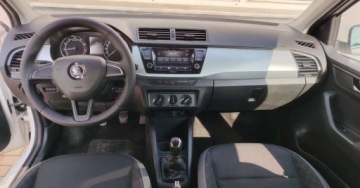 Skoda Fabia III Hatchback Facelifting 1.0 TSI 95KM 2020 Skoda Fabia Skoda Fabia 1.0 TSI Ambition Plus Benzyna 95KM, zdjęcie 26