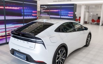 Toyota Prius V (XW60) 2.0  Hybrid Dynamic Force Plug-in 223KM 2023 Toyota Prius Plug-in 2.0 Hybrid Prestige 2.0 Hybryda 223KM, zdjęcie 16