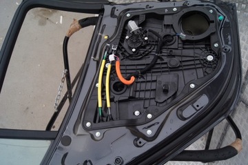 KIA Stinger GT дверь задняя левая P2M