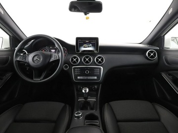 Mercedes Klasa A W176 Hatchback 5d Facelifting 180 d 109KM 2017 Mercedes A 180 półskóra kamera tempomat, zdjęcie 14