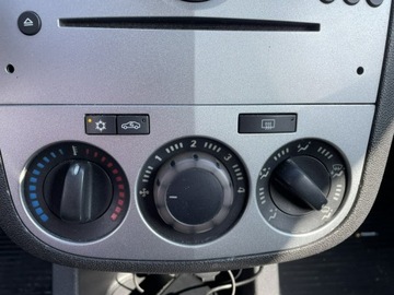 Opel Corsa D Hatchback 1.2 Twinport ECOTEC 80KM 2008 Opel Corsa 1,2-16V 80KM Klima 2010, zdjęcie 5