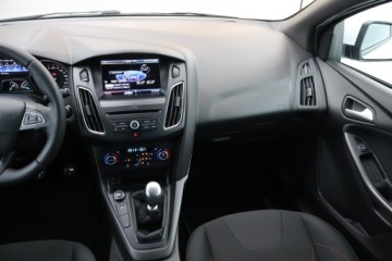 Ford Focus III Hatchback 5d facelifting 1.0 EcoBoost 125KM 2016 Ford Focus 1.0 EcoBoost, Salon Polska, Serwis ASO, zdjęcie 7