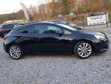 Opel Astra J GTC 1.4 Turbo ECOTEC 140KM 2017 Opel Astra GTC Zadbany bdb stan, zdjęcie 8