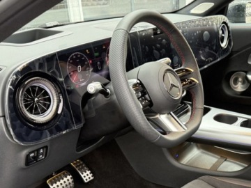 Mercedes CLA C118/X118 2025 MERCEDES-BENZ CLA 200 4-Matic AMG Line 1.5 (163KM) 2025, zdjęcie 4