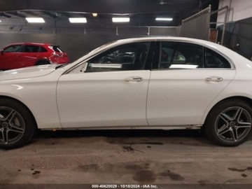 Mercedes Klasa E W213 2021 Mercedes-Benz Klasa E 2021 MERCEDES-BENZ E 350 4MATIC 2.0 Benzyna 255KM, zdjęcie 11