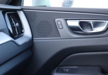 Volvo XC60 II Crossover D4 190KM 2019 Volvo XC 60 D4 190KM RDesign Salon POLSKA I Wlasciciel Gwarancja FV23, zdjęcie 19