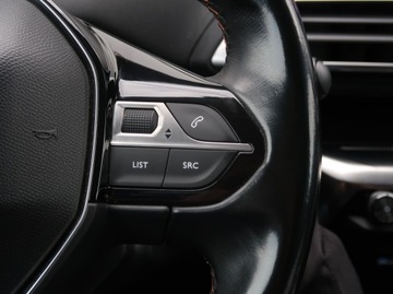 Peugeot 3008 I Crossover Facelifting 1.2 PureTech 130KM 2016 Peugeot 3008 1.2 PureTech, Salon Polska, zdjęcie 18