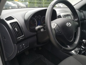 Hyundai i30 I CW Facelifting 1.6 CRDi 90KM 2010 Hyundai i30 1.6CRDI 90KM Klimatronic Kam, zdjęcie 11