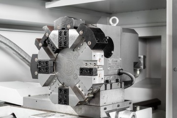 Токарный станок с ЧПУ по металлу с плоской станиной 400x1000, гидравлический патрон и задняя бабка