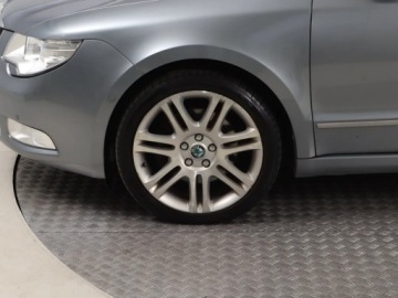 Skoda Superb II Sedan 1.8 TSI 160KM 2008 Skoda Superb 1.8 TSI, Navi, Xenon, Klima, zdjęcie 13