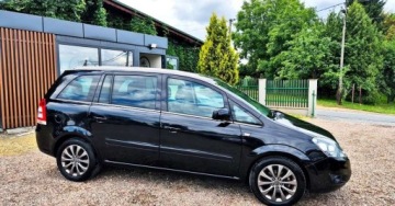 Opel Zafira B 1.8 ECOTEC 140KM 2011 Opel Zafira BENZYNA niski przebieg 7 FOTELI 2x PDC okazja polecamy, zdjęcie 8