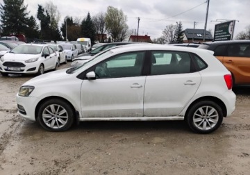 Volkswagen Polo V 2015 Volkswagen Polo 2015r, 1.2 Benzyna. Lekko uszkodzony prawy bok. Jezdzi., zdjęcie 17