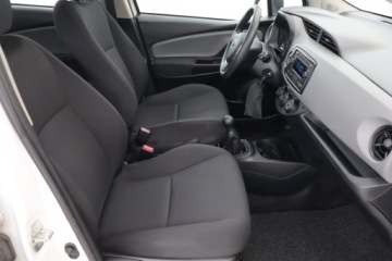 Toyota Yaris III Hatchback 5d Facelifting 2017 1.0 VVT-i 72KM 2019 Toyota Yaris 1.0 VVT-i, Salon Polska, Serwis ASO, zdjęcie 8