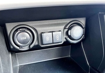 Suzuki Swift VI Hatchback Facelifting 1.2 DualJet SHVS 83KM 2024 Suzuki Swift Premium Plus 1.2 mild Hybrid 5MT Srebrny Auto demonstracyjne, zdjęcie 23