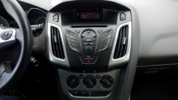 Ford Focus III Kombi 1.6 Duratec 125KM 2012 Focus . Klimatyzacja . . 2 x PDC . . Grzane Fotele , Szyby i Lusterka . ., zdjęcie 15