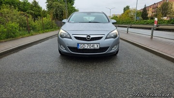Opel Astra J Hatchback 5d 2.0 CDTI ECOTEC 160KM 2011 Opel Astra Opel Astra J 2.0 CDTI 1 Wlasciciel Nawi Nowy rozrzad, zdjęcie 2