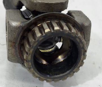 Suzuki Intrumer VZR 1800 крестовина карданного вала