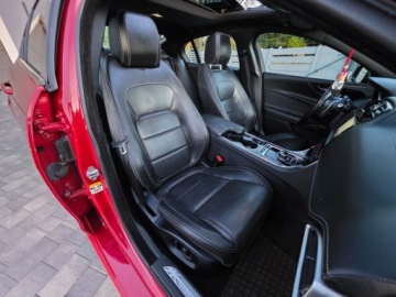 Jaguar XE Sedan 2.0 i4 180KM 2017 Jaguar XE 2.0 180PS Skora Navi Panorama Zarej.PL Gwarancja 2.0 Diesel, zdjęcie 23