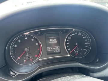 Audi A1 I Hatchback 3d 1.4 TFSI 122KM 2011 Audi A1 3-drzwiowe S line Sportback S tronic 1.4 Benzyna 122KM, zdjęcie 11