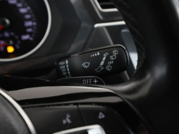 Volkswagen Tiguan II SUV 2.0 TDI 150KM 2018 Volkswagen Tiguan niski przebieg automat, zdjęcie 33