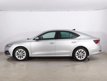 Skoda Octavia IV Liftback 2.0 TDI 115KM 2020 Skoda Octavia 2.0 TDI, Salon Polska, zdjęcie 2